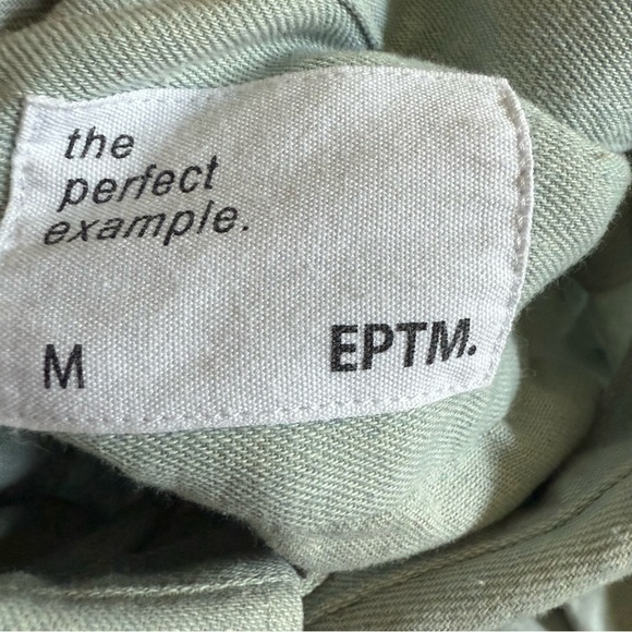 NWOT EPTM MENS LIGHT BLUE BUTTON DOWN CASUAL LONG SLEEVE SHIRT SIZE MEDIUM - Picture 9 of 9